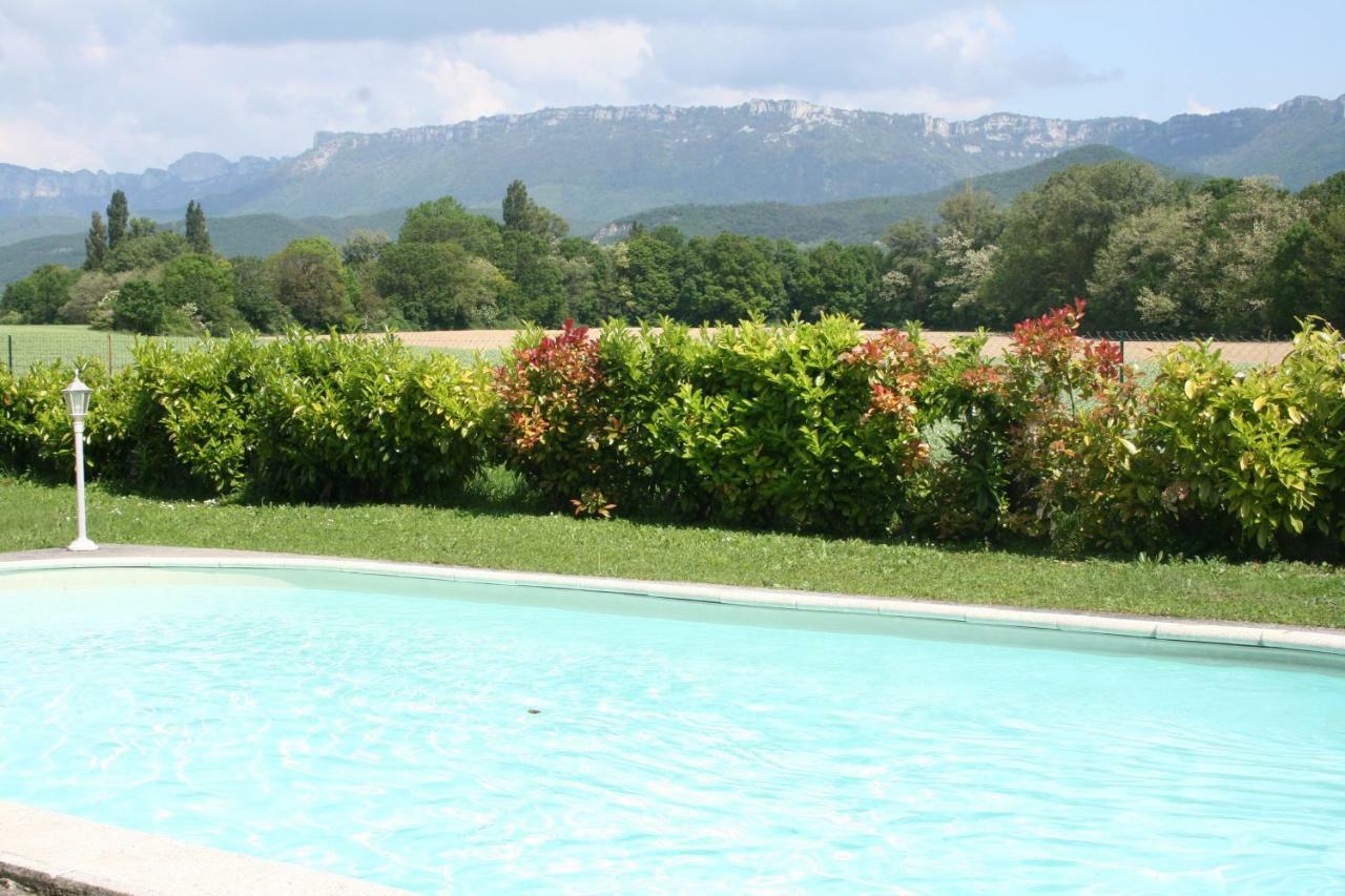 Le Domaine Des Rouges Queues Otel Chateaudouble  Dış mekan fotoğraf